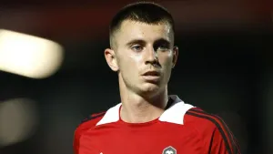 Ben Woodburn off the mark for Salford in draw with Crewe