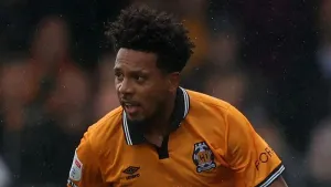 Cambridge win again after goals from Korey Smith and Sullay Kaikai