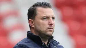 Mark Bonner furious with Gillingham display in stoppage-time loss to Accrington