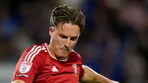 Swindon secure maiden away win at Cheltenham