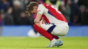 Arsenal lose further ground in Premier League title race after draw at Chelsea