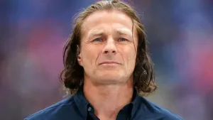 Gareth Ainsworth off to winning start as Shrewsbury edge out Birmingham