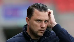 ‘Hopeless’ Gillingham frustrate boss Mark Bonner in home loss to Harrogate