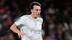 Josh Earl equaliser earns Barnsley point against Reading