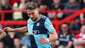 Leaders Wycombe make it 10 wins in a row as late Luke Leahy goal downs Mansfield