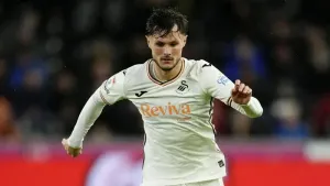 Liam Cullen inspires Swansea comeback to earn point at home to Portsmouth