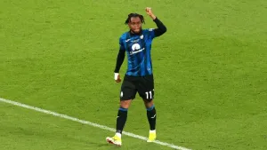 Ademola Lookman sends Atalanta top of Serie A with late winner against AC Milan