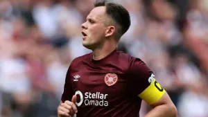 Lawrence Shankland brace downs Dundee and lifts Hearts off bottom of table