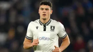 Lincoln get back to winning ways against 10-man Reading