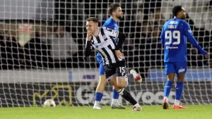Rangers undone at the death as St Mirren snatch stoppage-time winner