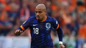 Aston Villa sign Netherlands forward Donyell Malen from Borussia Dortmund