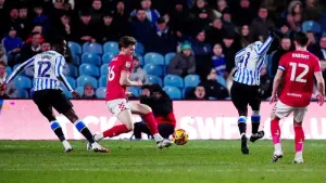 Bristol City battle back twice to deny Sheffield Wednesday victory