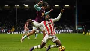 Burnley boss Scott Parker criticises Hannibal Mejbri for late red card