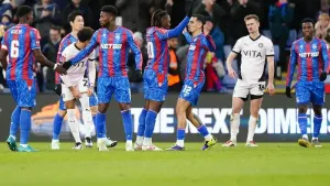 Early Eberechi Eze strike sends Crystal Palace through to round three