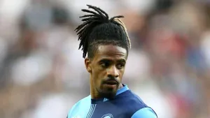 Garath McCleary grabs late winner for managerless Wycombe at Mansfield