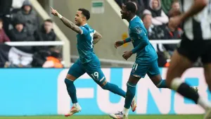 Justin Kluivert lauded as he eclipses famous father Patrick at Newcastle