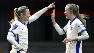 Leaders Chelsea back to winning ways in WSL with 5-0 romp at West Ham