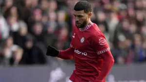 Liam Manning keen to keep ‘consummate professional’ Nahki Wells at Bristol City