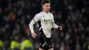 Lincoln hammer poor Peterborough