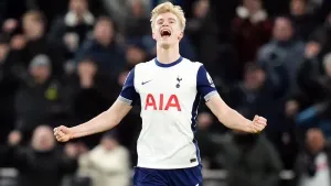 Lucas Bergvall makes most of reprieve to give Tottenham advantage over Liverpool