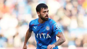 Macauley Southam-Hales rescues point for Stockport