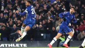Reece James scores stoppage-time free-kick to rescue Chelsea a point
