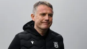 Wrexham mark Phil Parkinson’s 1,000th game with late win over Peterborough