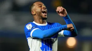 Birmingham extend lead at League One summit with victory over 10-man Orient