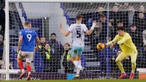 Burnley held by Portsmouth to lose ground on two top