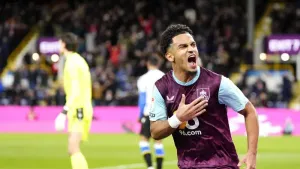 Burnley thrash Sheffield Wednesday to close gap on automatic promotion places