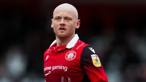 Eastleigh ease past struggling Boston to close on play-off spots