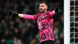 Jordan Smith shines but Alasana Manneh sent off as Hibernian draw with St Mirren