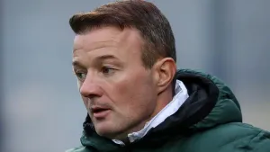 Noel Hunt rues ‘lack of bravery’ as Reading held by Shrewsbury