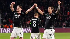 Arsenal hit seven in thumping Champions League win away to PSV Eindhoven