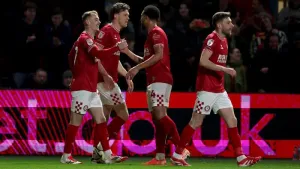 Bristol City edge out Norwich to move into Championship play-off places