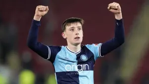 Cameron Humphreys keeps Wycombe in promotion hunt with winner against Lincoln