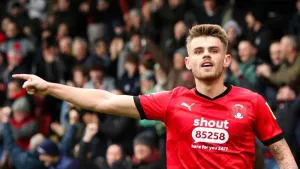 Charlie Kelman at the double to end Orient’s run of defeats