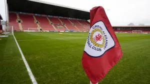 Crewe keep up play-off push with convincing win at Chesterfield