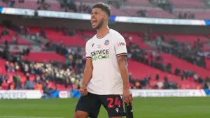 Elias Kachunga and Paul Digby lift Cambridge off foot of table