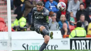 Glenn Morris frustrates Walsall as Gillingham hold leaders to goalless draw