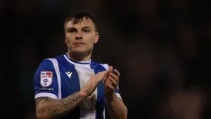 Harry Anderson gives in-form Colchester victory at Cheltenham