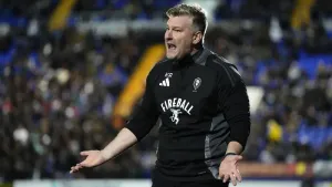 Karl Robinson ‘never trusted’ assistant referee at centre of red card decision