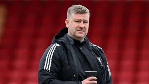 Karl Robinson sets sights on top-six finish as Salford share draw with Crewe