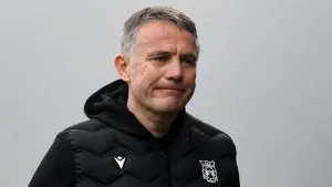 Phil Parkinson dedicates Wrexham win at Wycombe to the fans