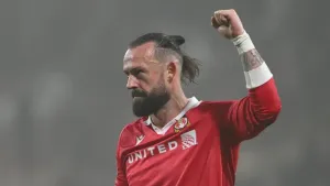 Wrexham maintain strong away form with victory at play-off hopefuls Huddersfield