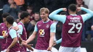 Zian Flemming free-kick maintains Burnley’s promotion push