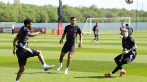 Amad Diallo and Matthijs de Ligt train as Man United prepare to travel to Bilbao