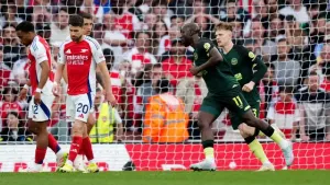 Arsenal’s title hopes take another hit as Brentford come from behind to draw