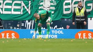 Celtic fans halt Dundee United match with tangerines protest over ticket prices