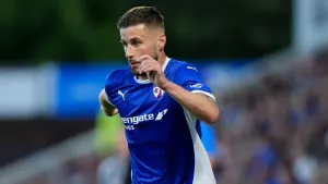 Chesterfield maintain play-off push with second-half raid against Fleetwood